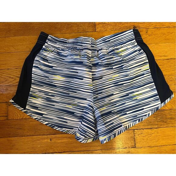 NEW BALANCE NYRR 5TH AVE MILE RACE SHORTS - 2024 (women’s) - Picture 8 of 13